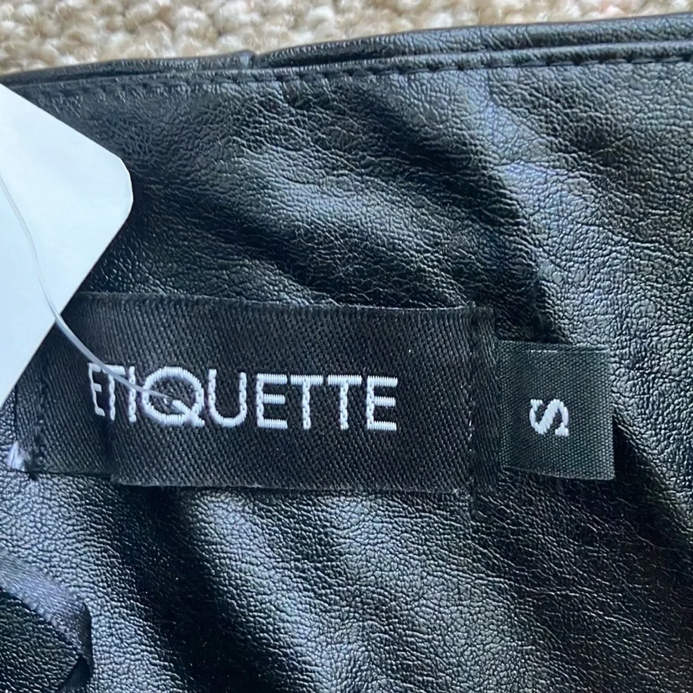 Etiquette‎ PV High Rise Belted Faux Leather Shorts Small NWT